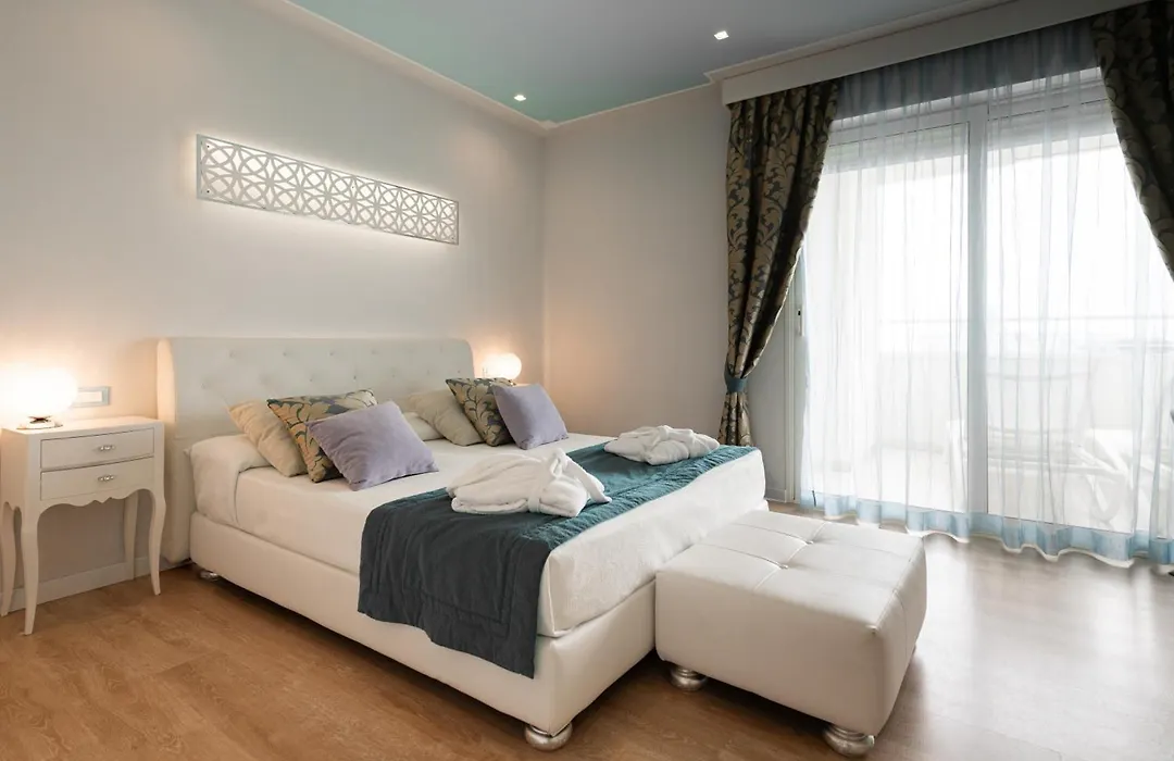 Hotel Carlton-1